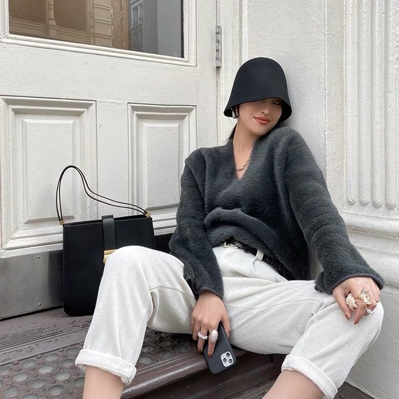 V-Neck Classic Fur Sweater - Picture 8 of 11